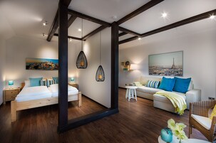 Suíte júnior | Cortinas blackout, Wi-Fi de cortesia, individualmente decorados