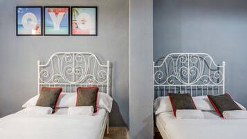 Economy Quadruple Room | Free WiFi, bed sheets