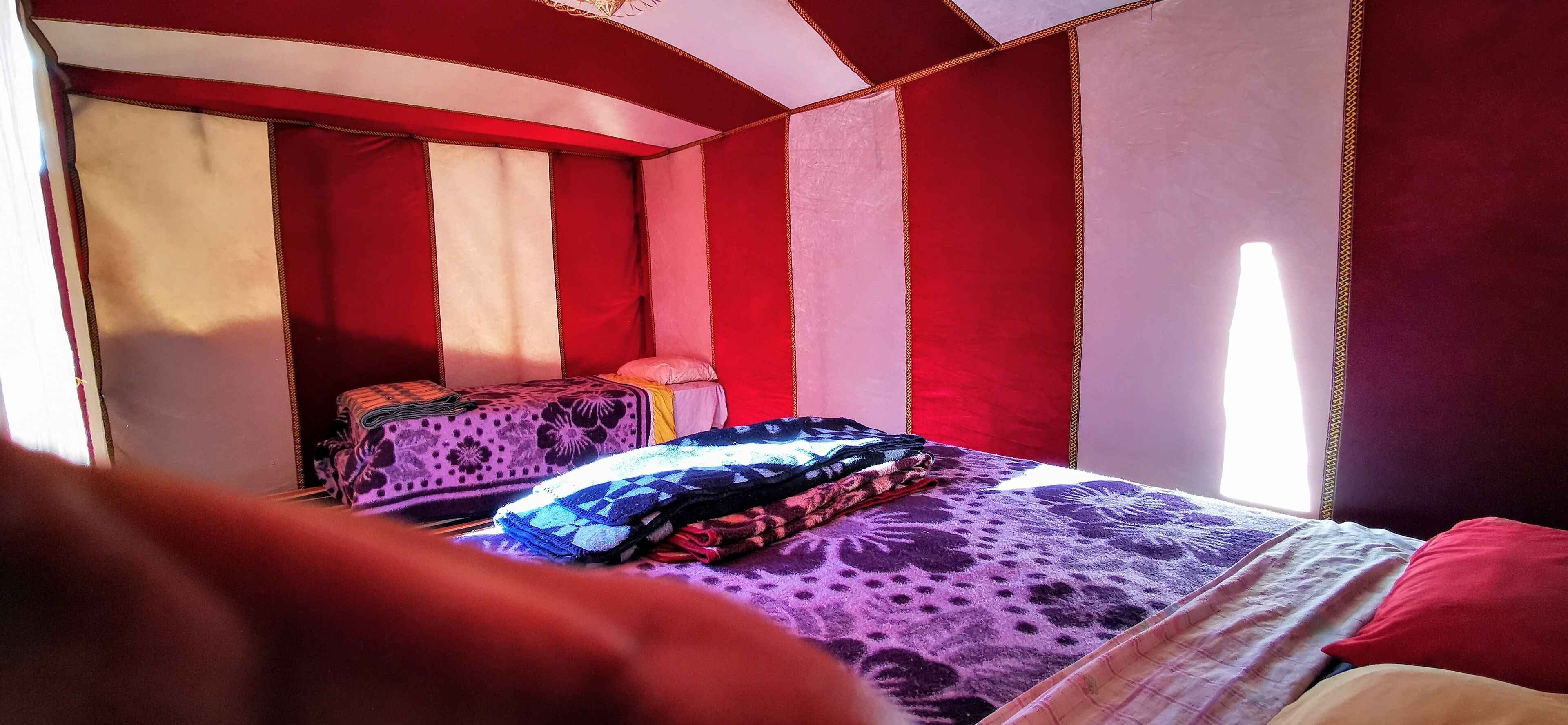 Tente (4 pers) | Chambres insonorisées, draps fournis