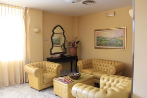 Una televisión de pantalla plana