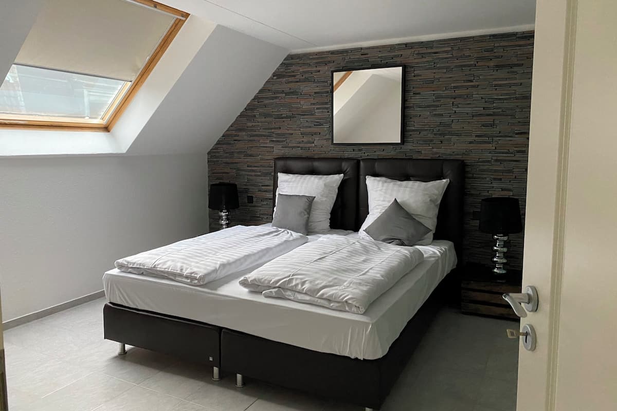 Loft 25 | Skrivebord, lydisolert, wi-fi (inkludert) og sengetøy
