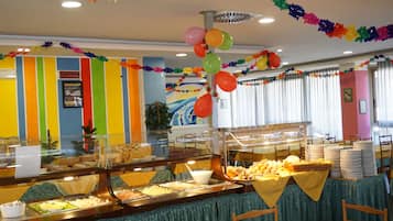 Morgenmadsbuffet hver dag (5 EUR pr. person)