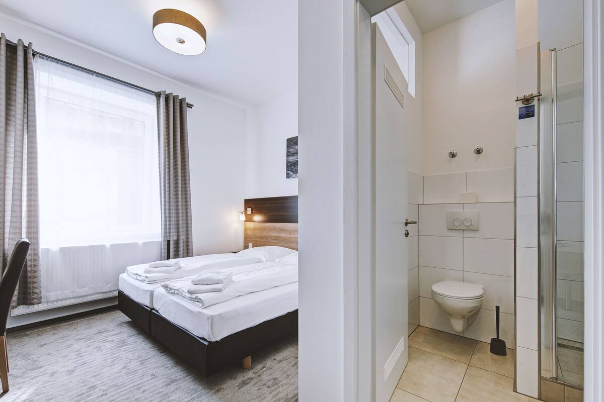 standard double room | desk, blackout curtains, soundproofing, iron/ironing board