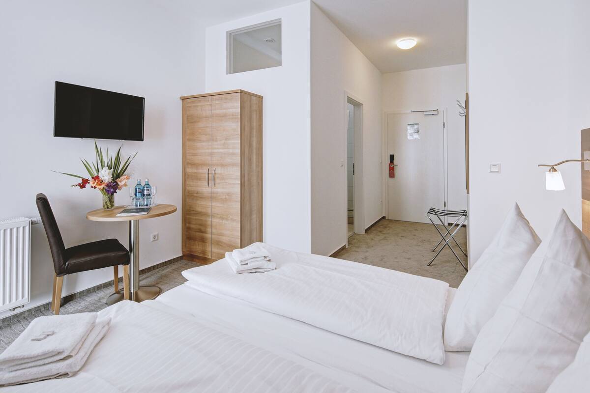 standard double room | desk, blackout curtains, soundproofing, iron/ironing board