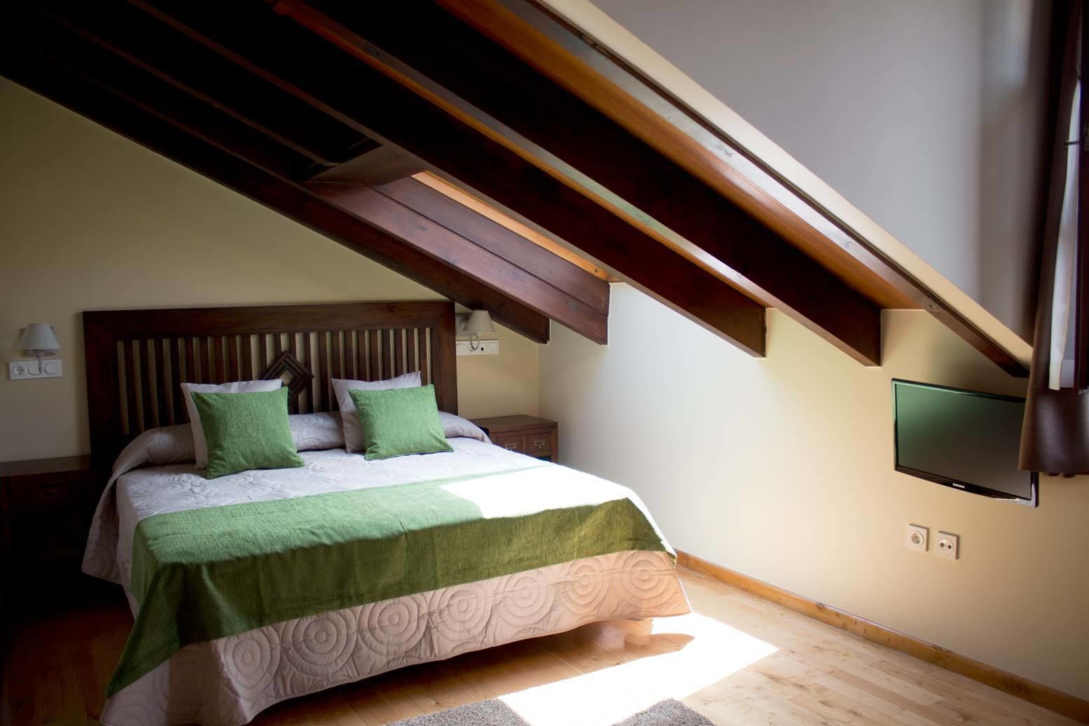 superior double room | premium bedding, desk, free wifi, bed sheets