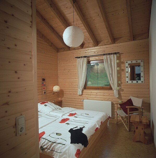 2 bedrooms, free Internet