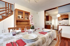 Appartamento, 2 camere da letto | Cucina privata | Frigorifero con congelatore, microonde, forno, piano cottura