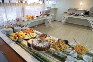Free daily buffet breakfast - Nuevo Hotel (Rivera)