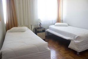 Minibar, Verdunkelungsvorhänge, kostenloses WLAN, Bettwäsche