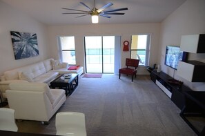 Apartment, Multiple Bedrooms | Living area