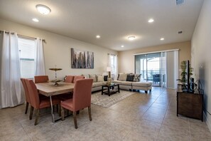 Apartment, Multiple Bedrooms | Living room