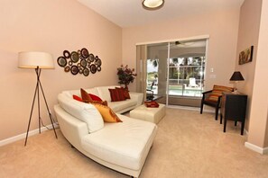 Huoneisto, useita makuuhuoneita | Olohuone | DVD-soitin