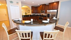 Apartment, Multiple Bedrooms | Private kitchen - Cypress Pointe-1174ECPJGIS (Davenport)