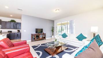 Apartment, Multiple Bedrooms | Living area