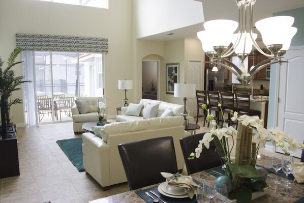 公寓, 多間臥室 | 起居區 | DVD 播放機