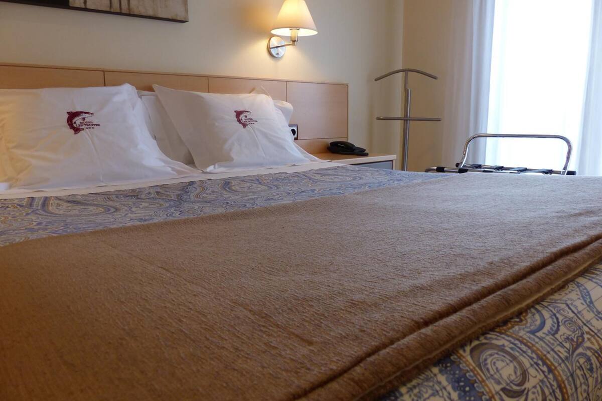 minibar, in-room safe, desk, soundproofing