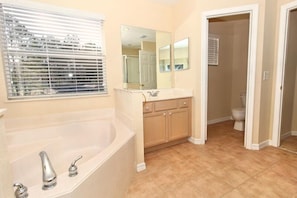 Apartment, Multiple Bedrooms | Bathroom | Hair dryer