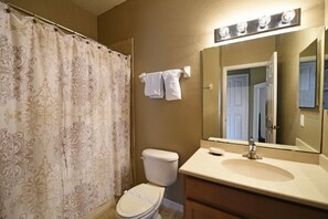 Departamento, varias habitaciones | Baño