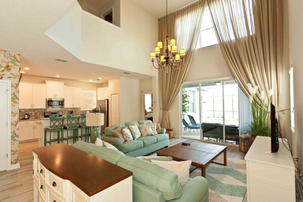 Living area - 4757 Kings Castle Circle (Kissimmee)