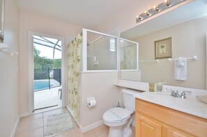 Huoneisto, useita makuuhuoneita | Kylpyhuone