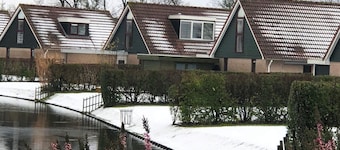HVZ Crocus 4p - Two Bedroom Resort, Sleeps 4