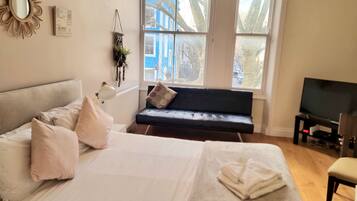 Apartamento Deluxe, 2 habitaciones, cocina | Vistas a la ciudad