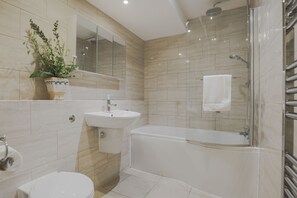 Bathroom - Oxford Gardens Apartments (London)