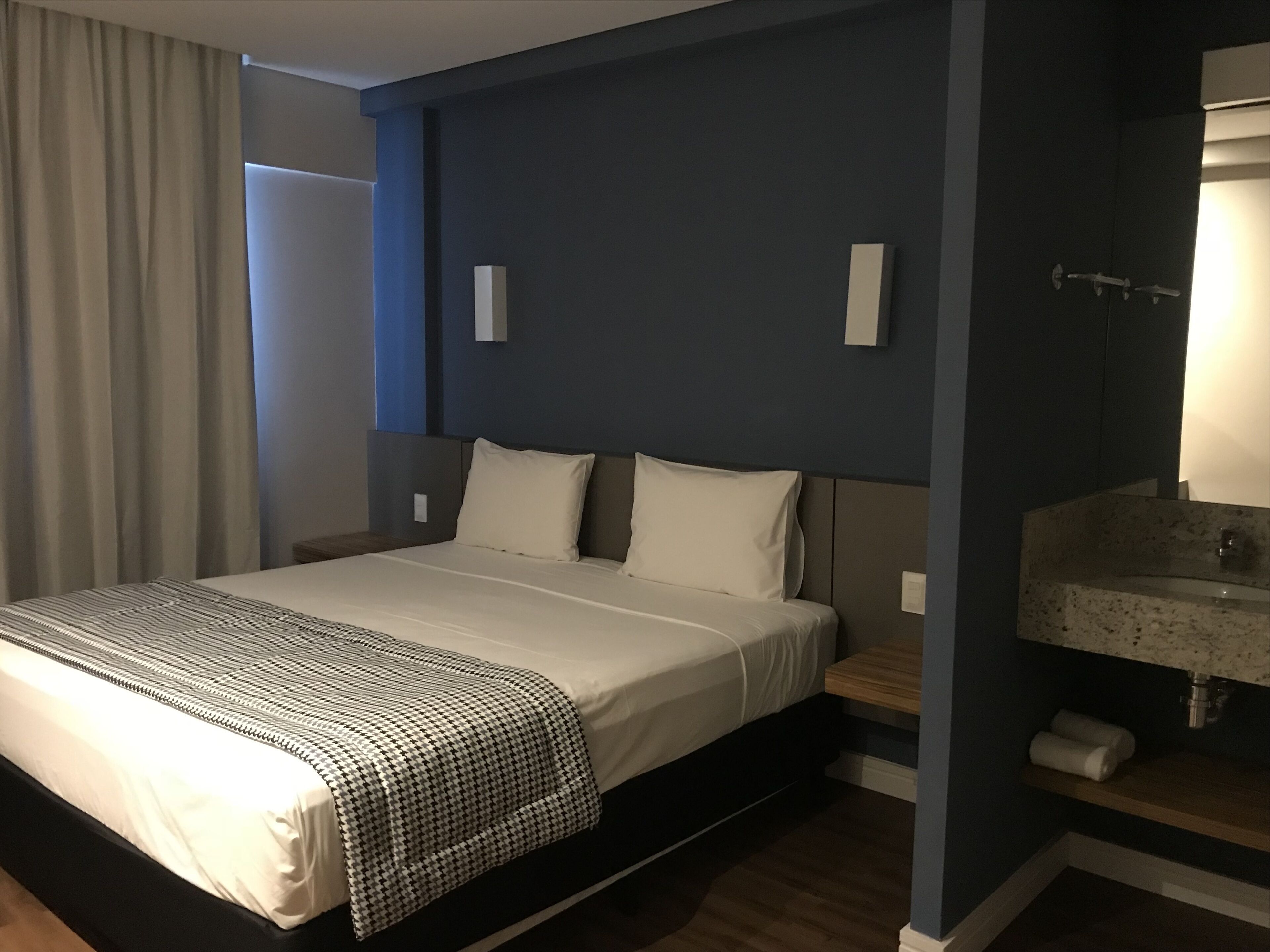 superior room | pillow-top beds, minibar, in-room safe, individually furnished