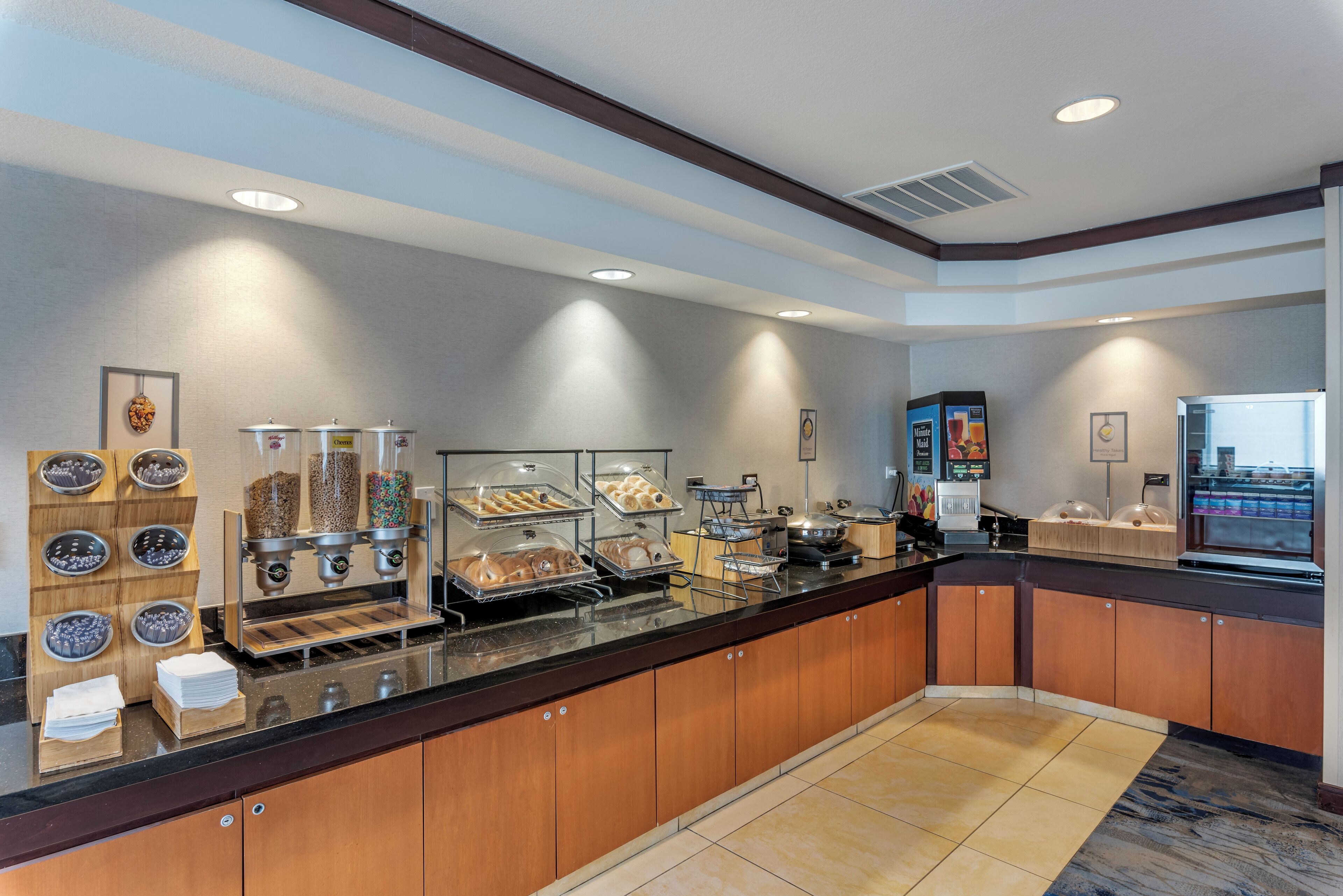 Free daily continental breakfast