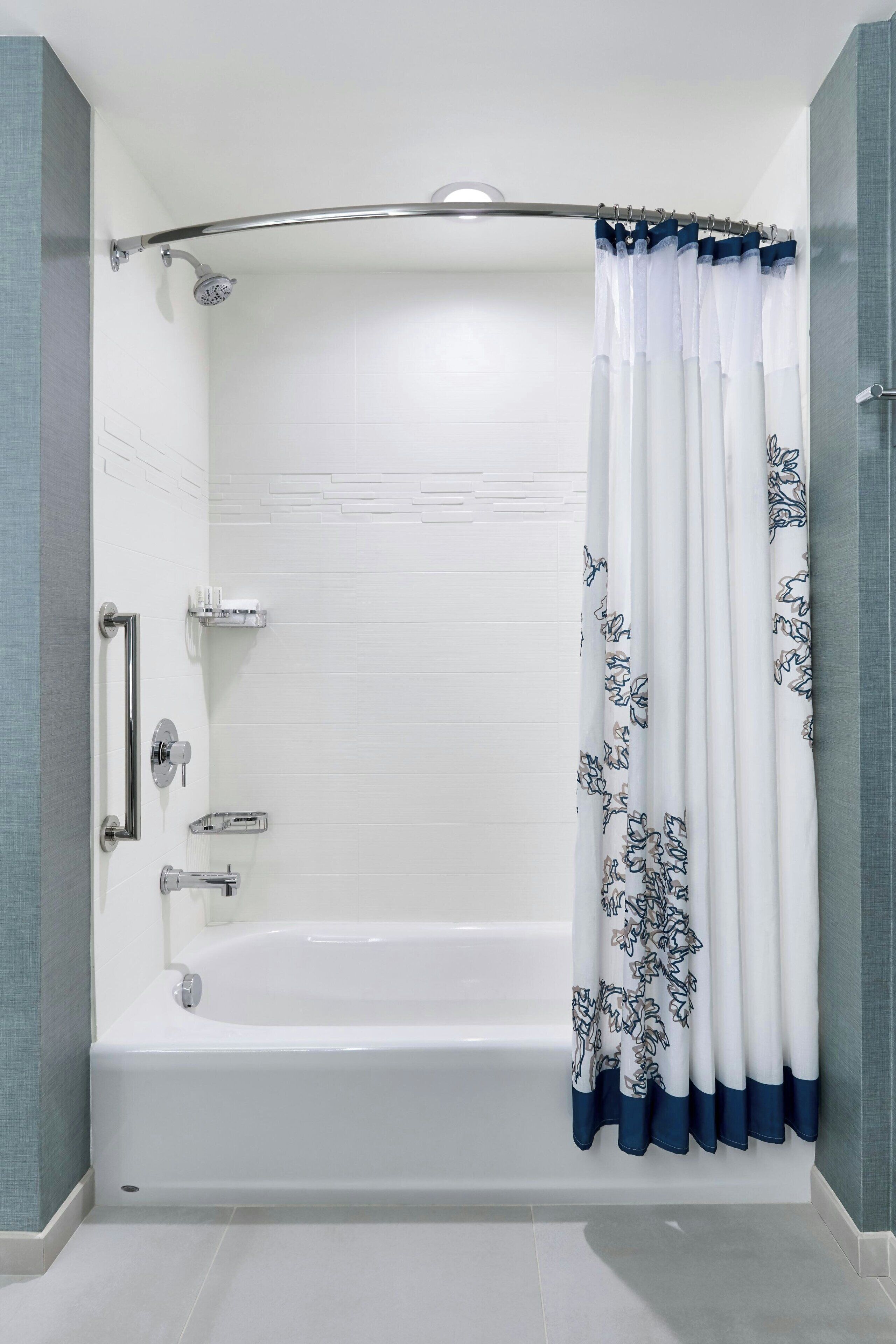 suite, 1 bedroom | bathroom | combined shower/bathtub, hair dryer, towels