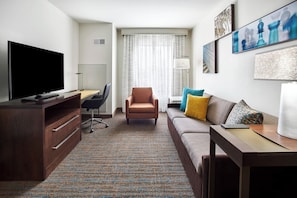 Suite, 1 Bedroom | Living area