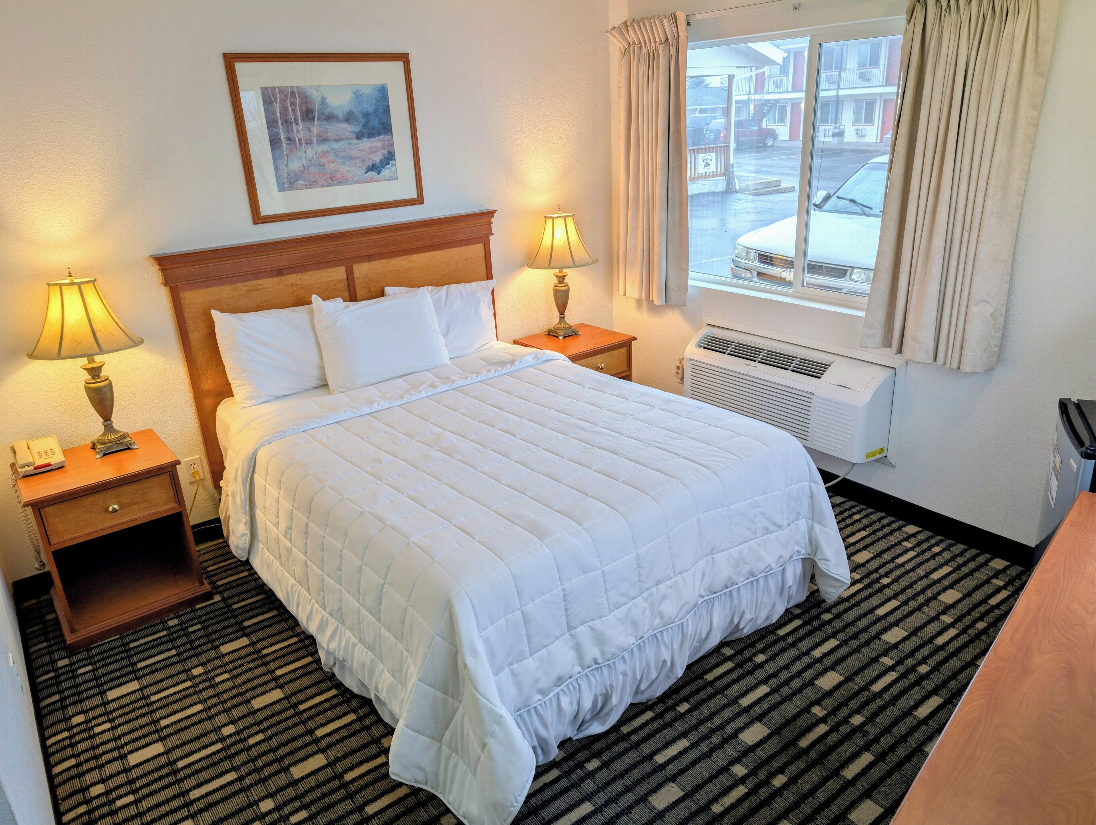 Rideaux occultants, fer et planche à repasser, Wi-Fi gratuit