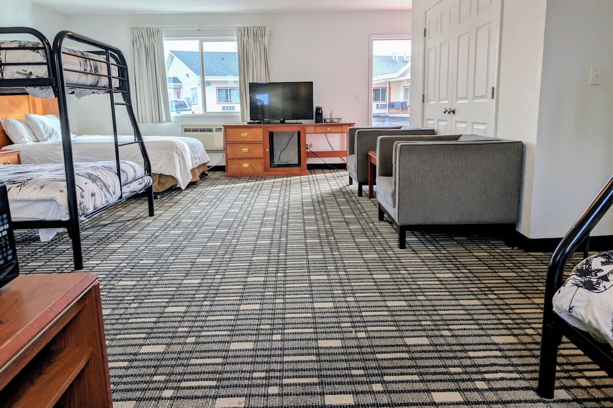 Rideaux occultants, fer et planche à repasser, Wi-Fi gratuit