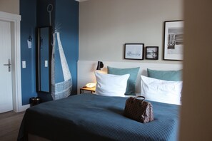 Quarto casal conforto | Roupas de cama premium, cofres nos quartos, individualmente decorados