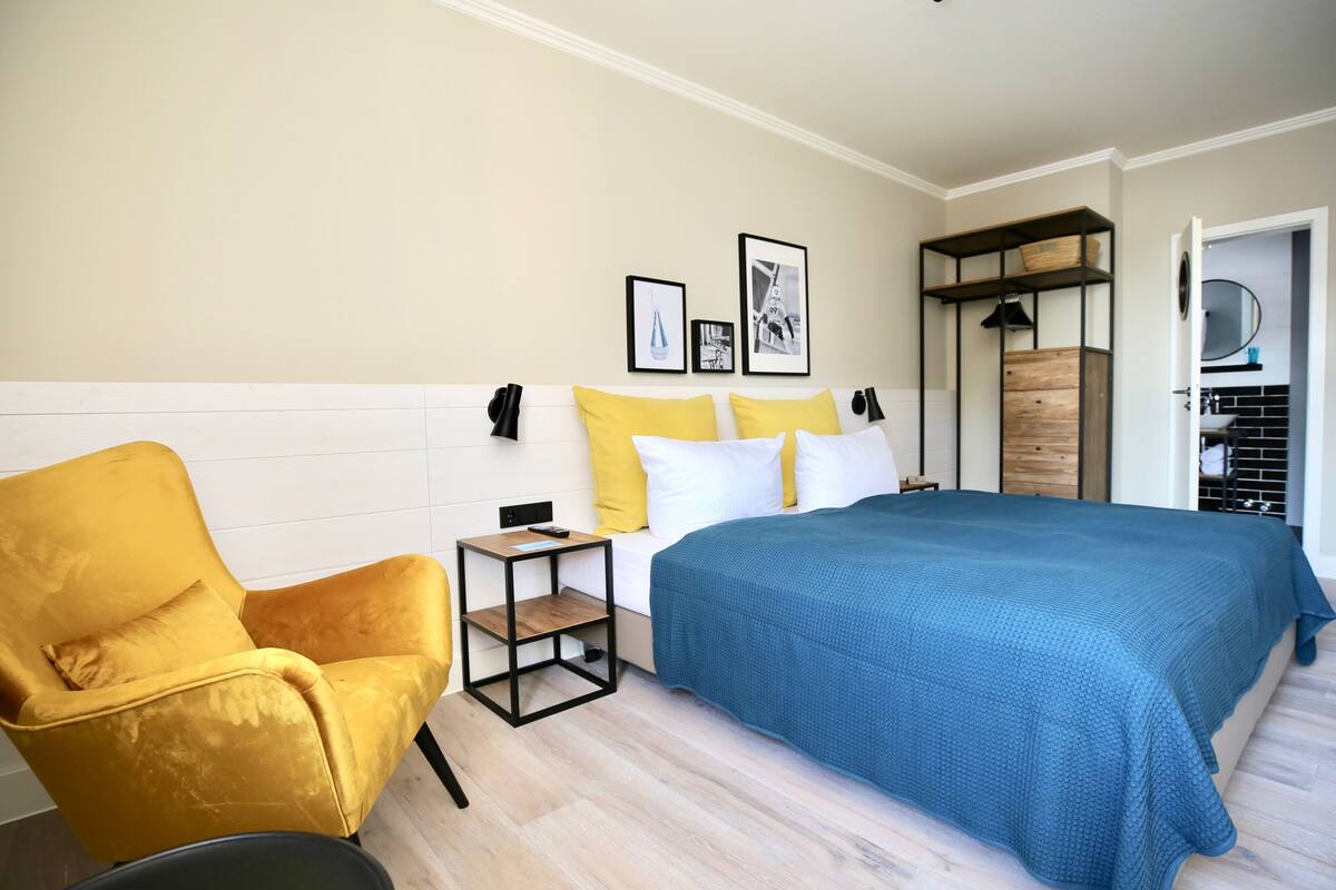 Comfort Double Room | Premium bedding, in-room safe, WiFi (free), individually decorated