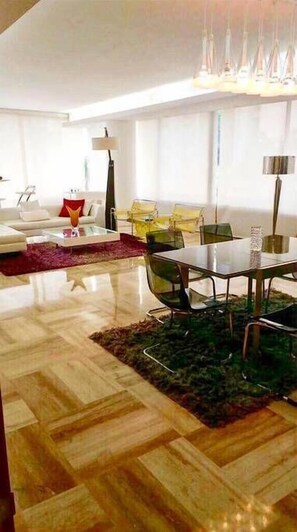 Apartment, 2 Bedrooms | In-room dining