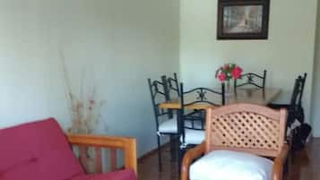 Rumah Standar, 3 kamar tidur | Area keluarga | TV layar datar