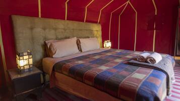 Double Tent, Shared Bathroom | Bed sheets