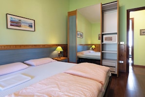2 bedrooms, Internet - Villa Stefano - Two Bedroom Villa, Sleeps 6 (Idro)