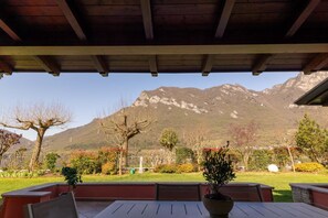Outdoor dining - Villa Stefano - Two Bedroom Villa, Sleeps 6 (Idro)