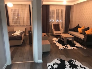 华丽双人房 | 高档床上用品、隔音、免费 WiFi