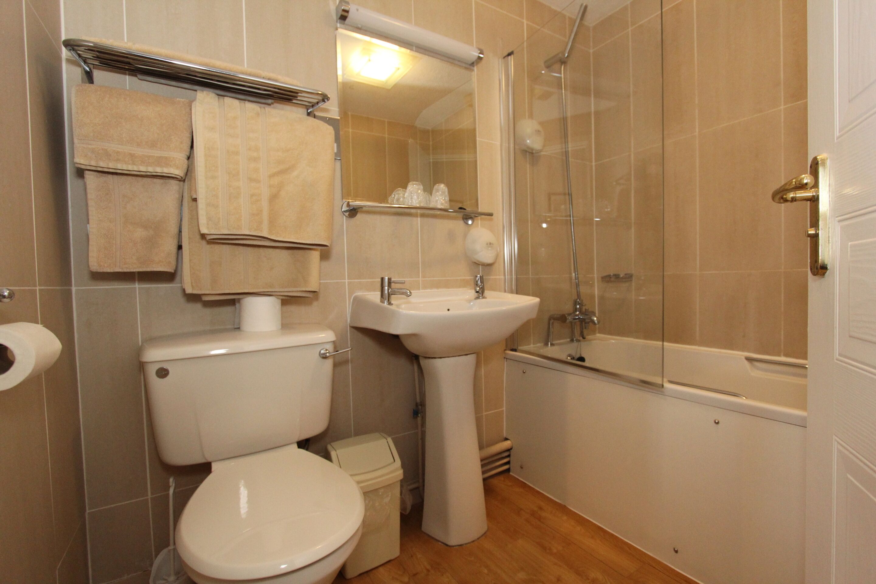 double or twin room, ensuite | bathroom