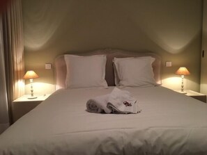 Standard Double Room, 1 Queen Bed, River View