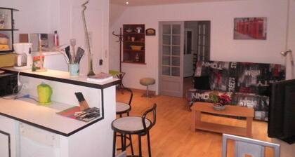 Pleasant cottage renovated quietly, near the landing beaches