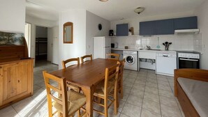 Unclassified image, 3 of 9, button - Cozy 3-Room Apartment, A/C, Pool, Pets Welcome, Free Parking, Near Pont d'Arc (Vallon-Pont-d'Arc)