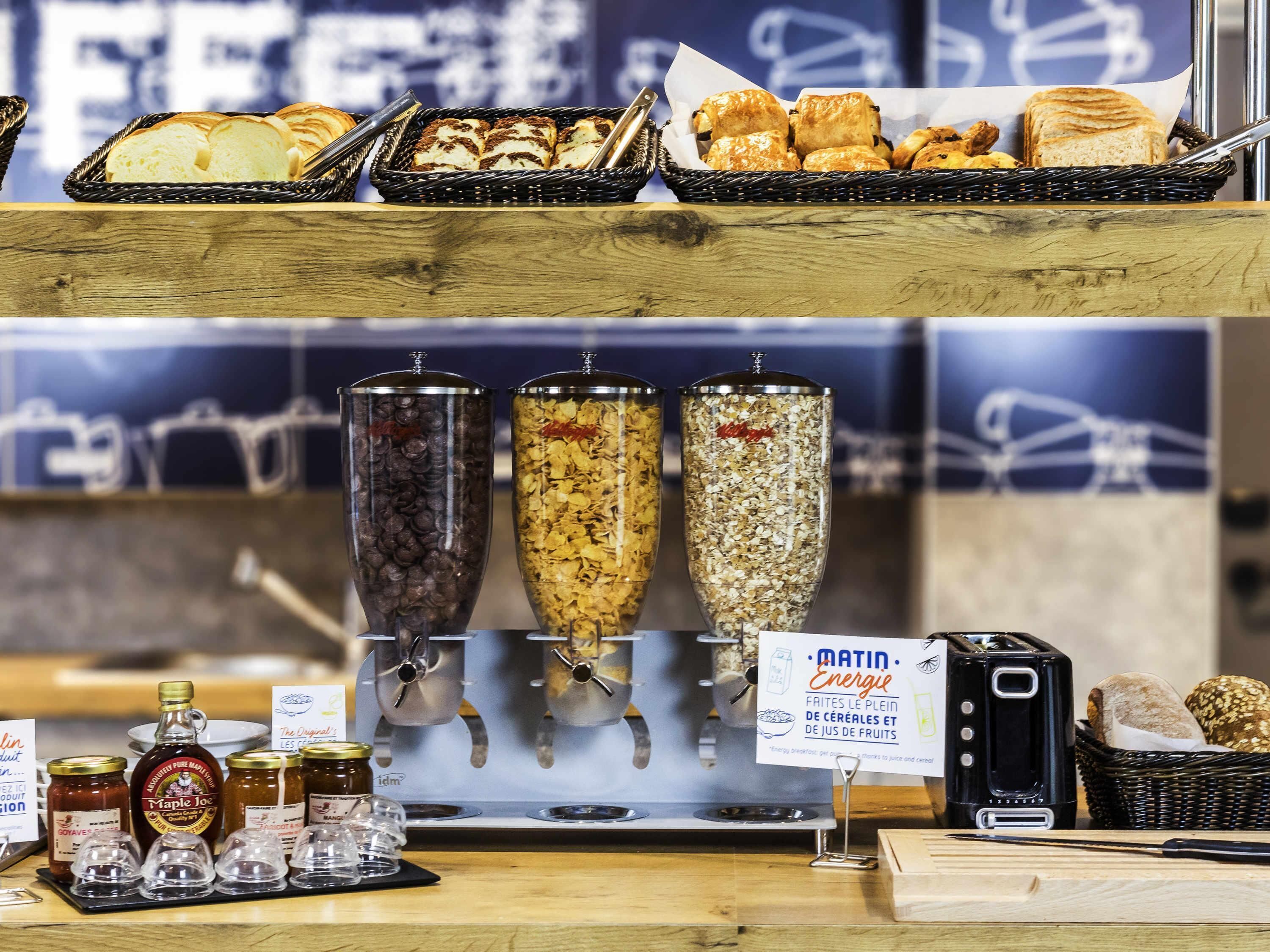 Daily buffet breakfast for a fee
