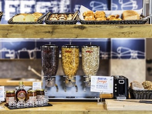 Daily buffet breakfast (EUR 7.5 per person)