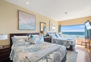 Deluxe Suite, 2 Queen Beds, Ocean View, Corner