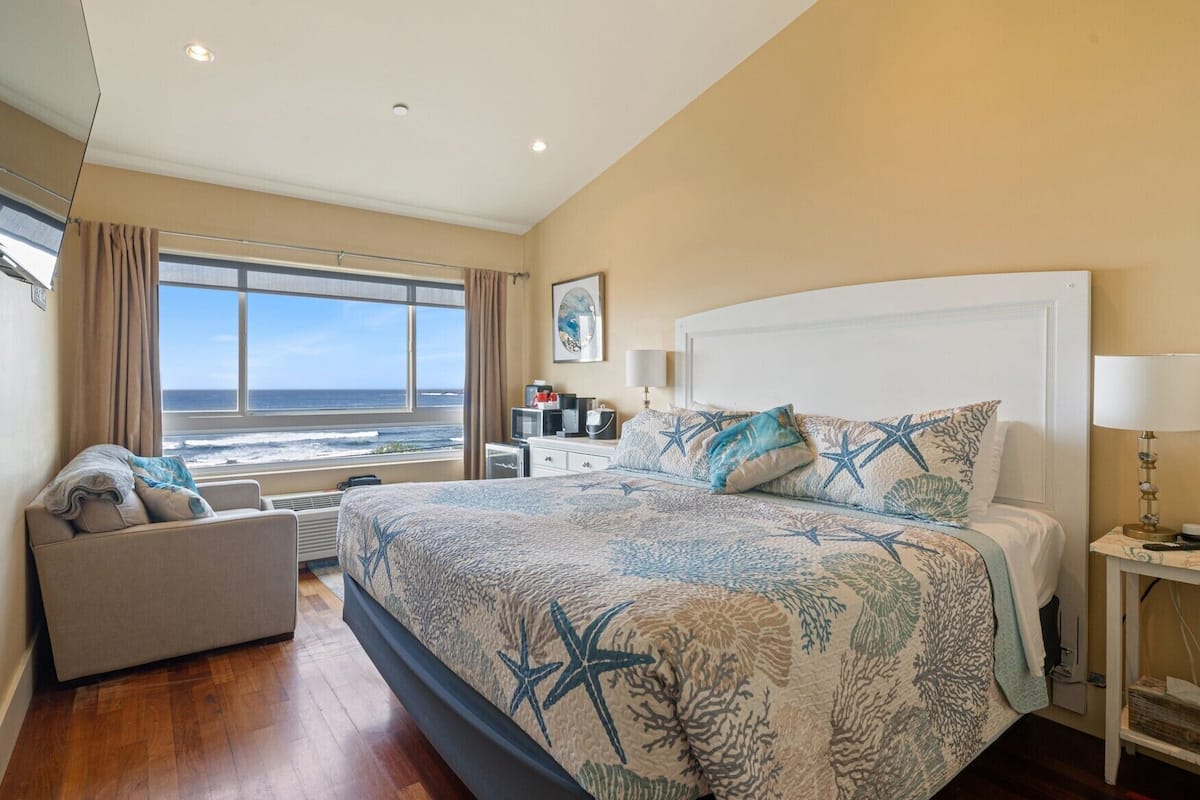 Standard Room, 1 King Bed with Sofa bed, Ocean View, Sea Facing | 1 bedroom, free WiFi
