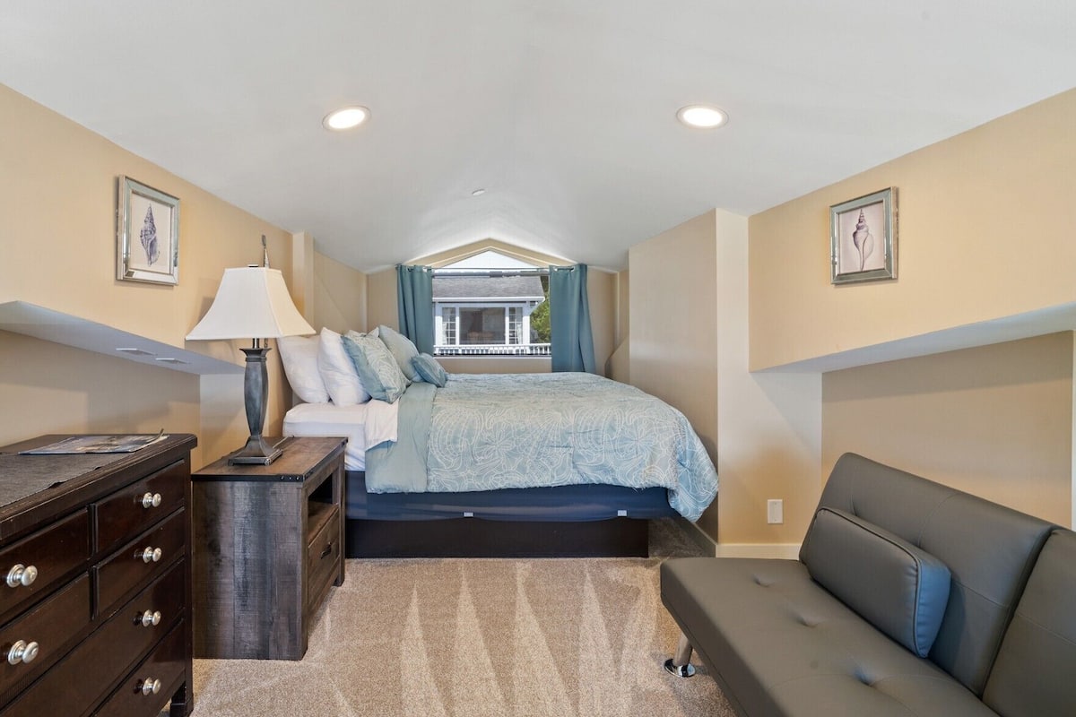 Panoramic Room, 1 King Bed with Sofa bed, Ocean View, Sea Facing